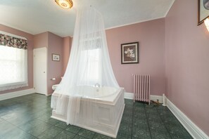 Private spa tub - The Naples Hotel (Naples)