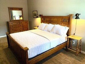 Executive-rum - 1 kingsize-säng - icke-rökare | Strykjärn/strykbräda, gratis wi-fi och sängkläder