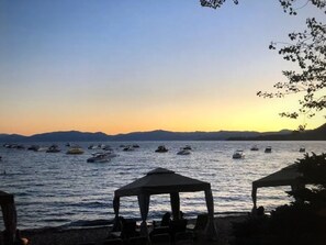 Beach nearby, sun-loungers - Fabulous Hyatt High Sierra Resort Unit 532 - August 15 to 22 (Incline Village)