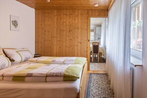1 quarto, Wi-Fi de cortesia, roupa de cama