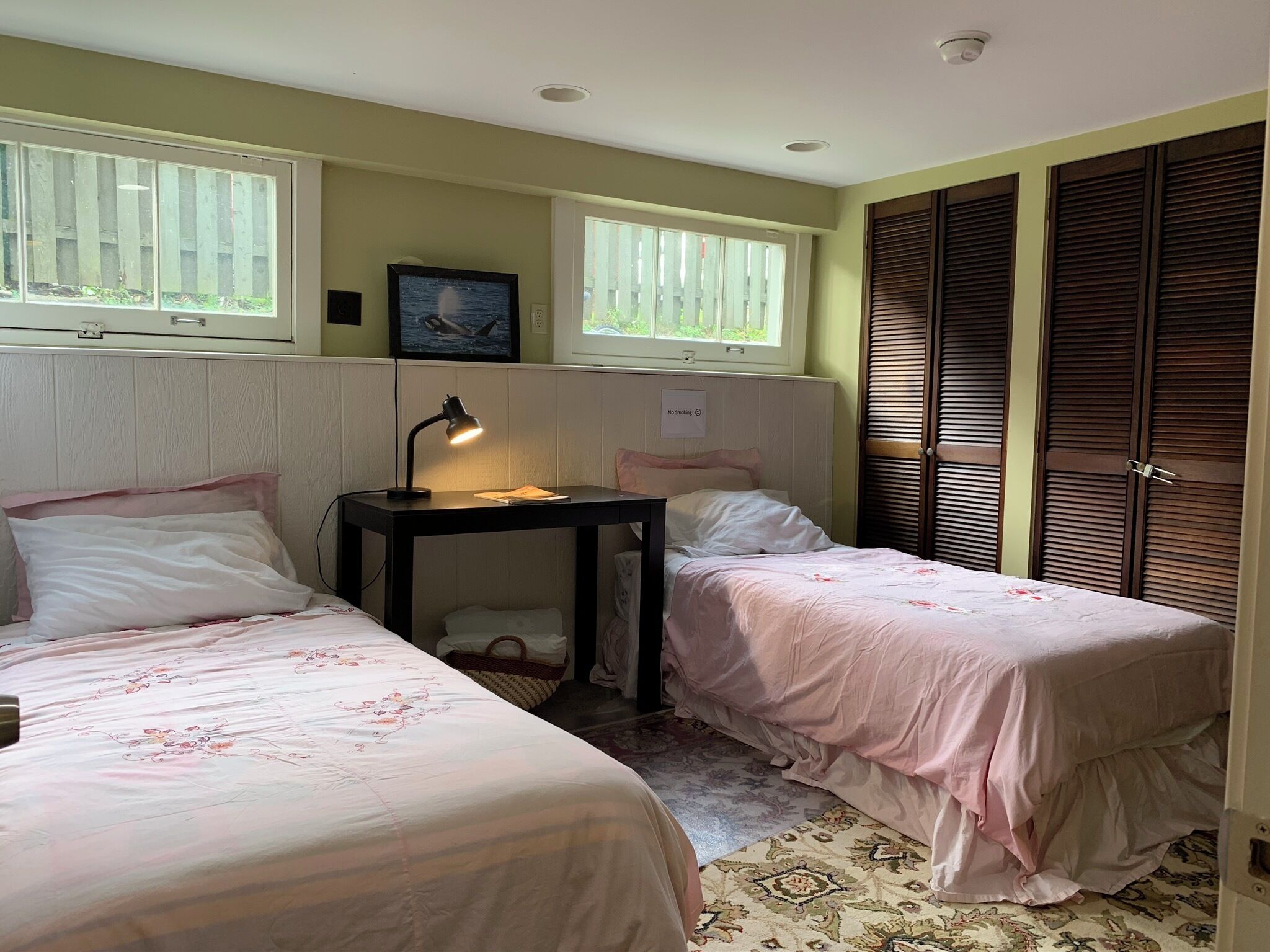 3 chambres, coffres-forts dans les chambres, bureau