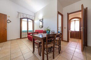 Dining - Holiday Apartment "Sa Corte de Dinu" with Wi-Fi, Terrace & Garden (Sant Anna Arresi)