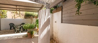 Holiday Apartment "Sapposentu de Dinu" with Wi-Fi, Terrace & Garden