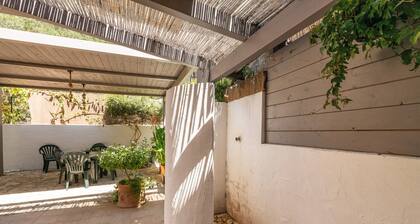 Holiday Apartment "Sa Domu de Dinu" with Wi-Fi, Terrace & Garden
