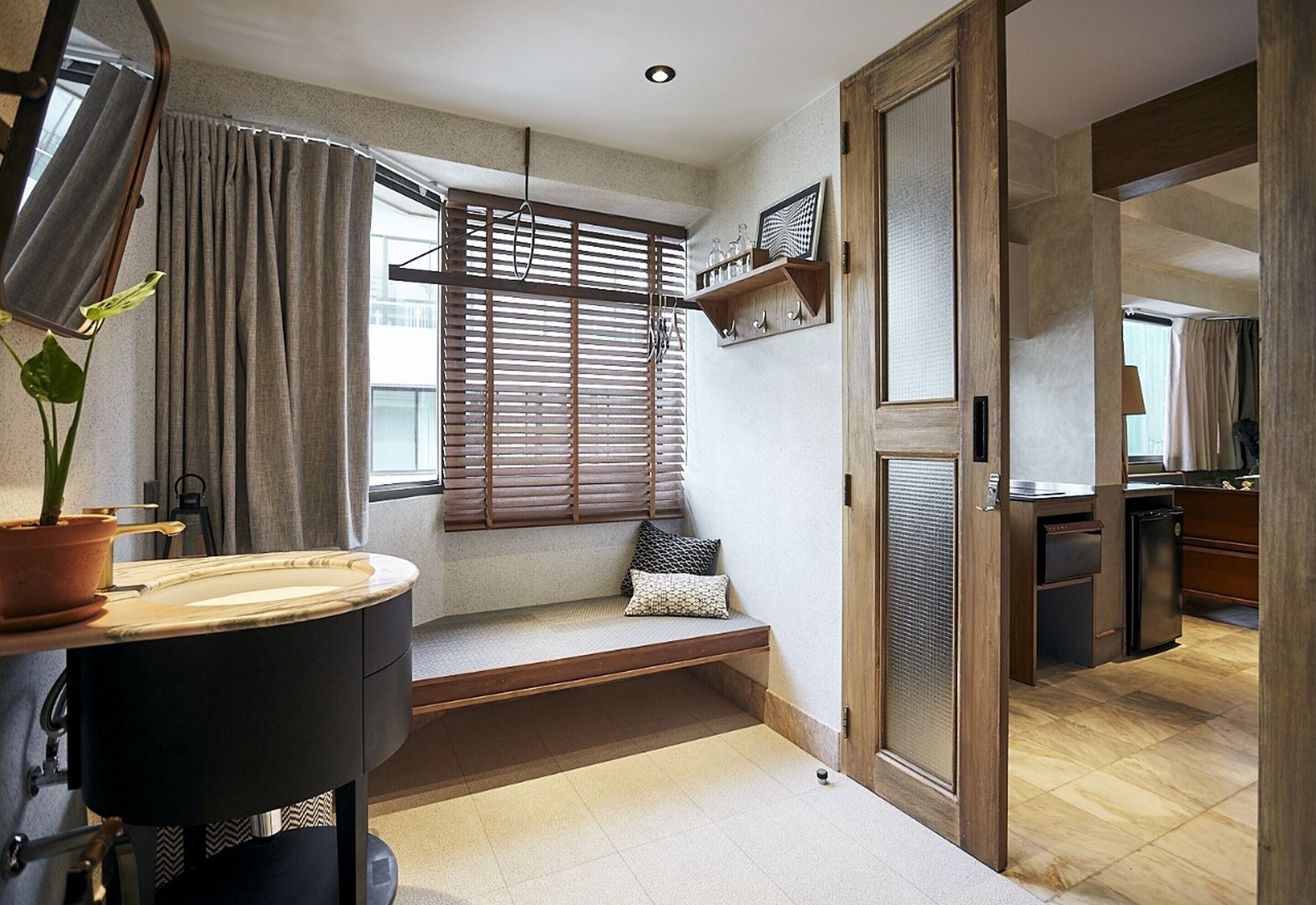 Family Suite | Περιοχή καθιστικού | Τηλεόραση Smart 49 ιντσών με καλωδιακά κανάλια, τηλεοράσεις