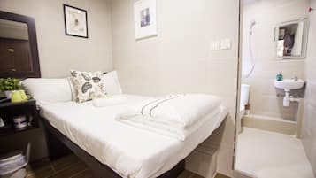 1 bedroom, blackout drapes, free WiFi, bed sheets