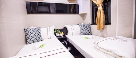 1 bedroom, blackout drapes, free WiFi, bed sheets