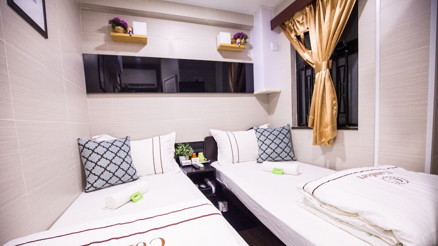 Hostel TST