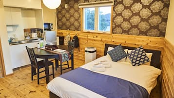 1 bedroom, laptop workspace, free rollaway beds, free WiFi