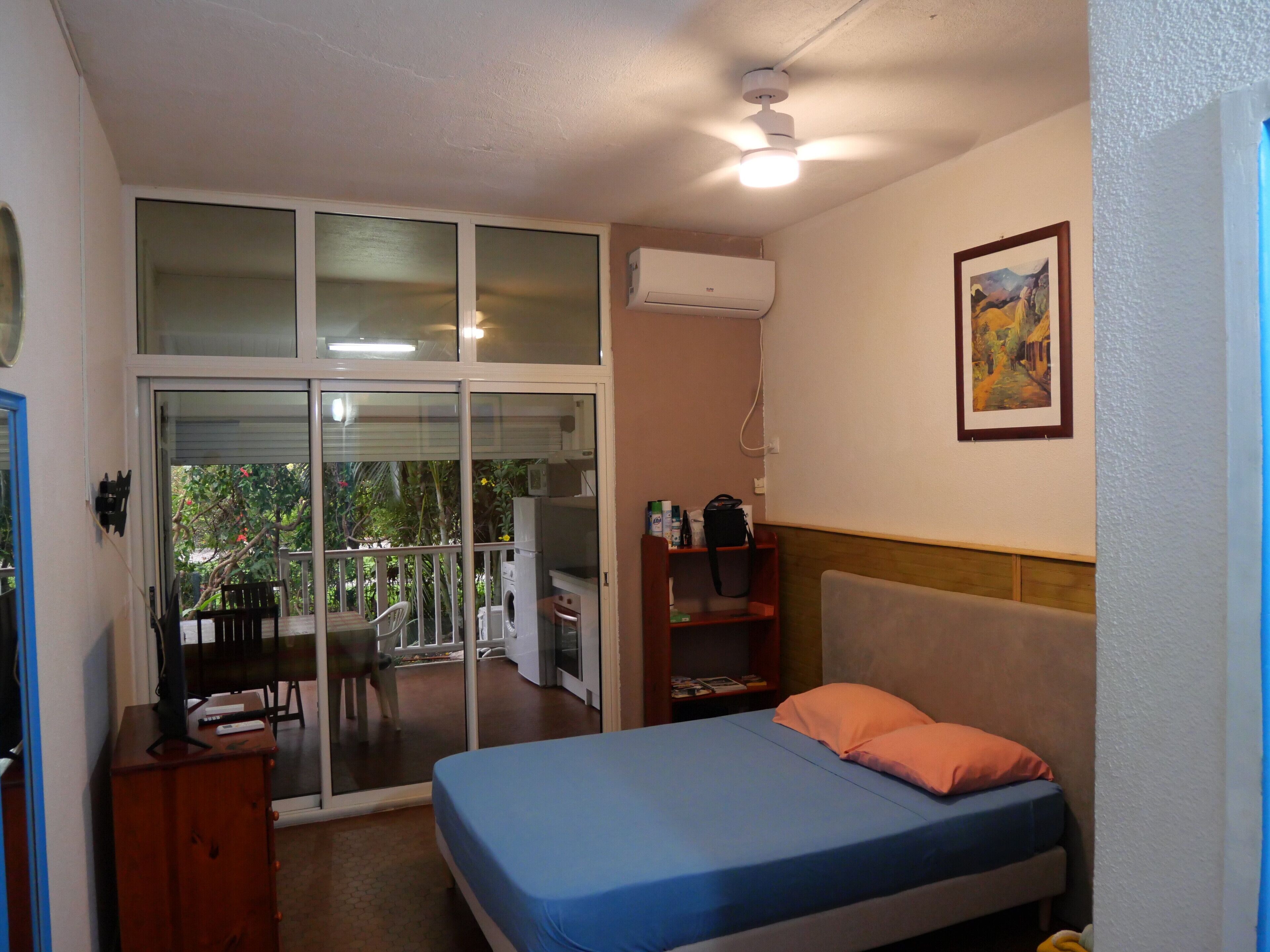 1 slaapkamer, een strijkplank/strijkijzer, gratis wifi, beddengoed