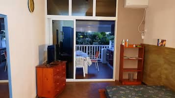 1 chambre, fer et planche Ă  repasser, Wi-Fi gratuit, draps fournis