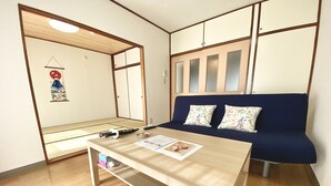 Apartment | Living room | Flat-screen TV