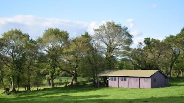 Unclassified image, 1 of 1, button - La Ferme de Penquelen Huella - Tente Un Lit au Pré 6P (Scaer)