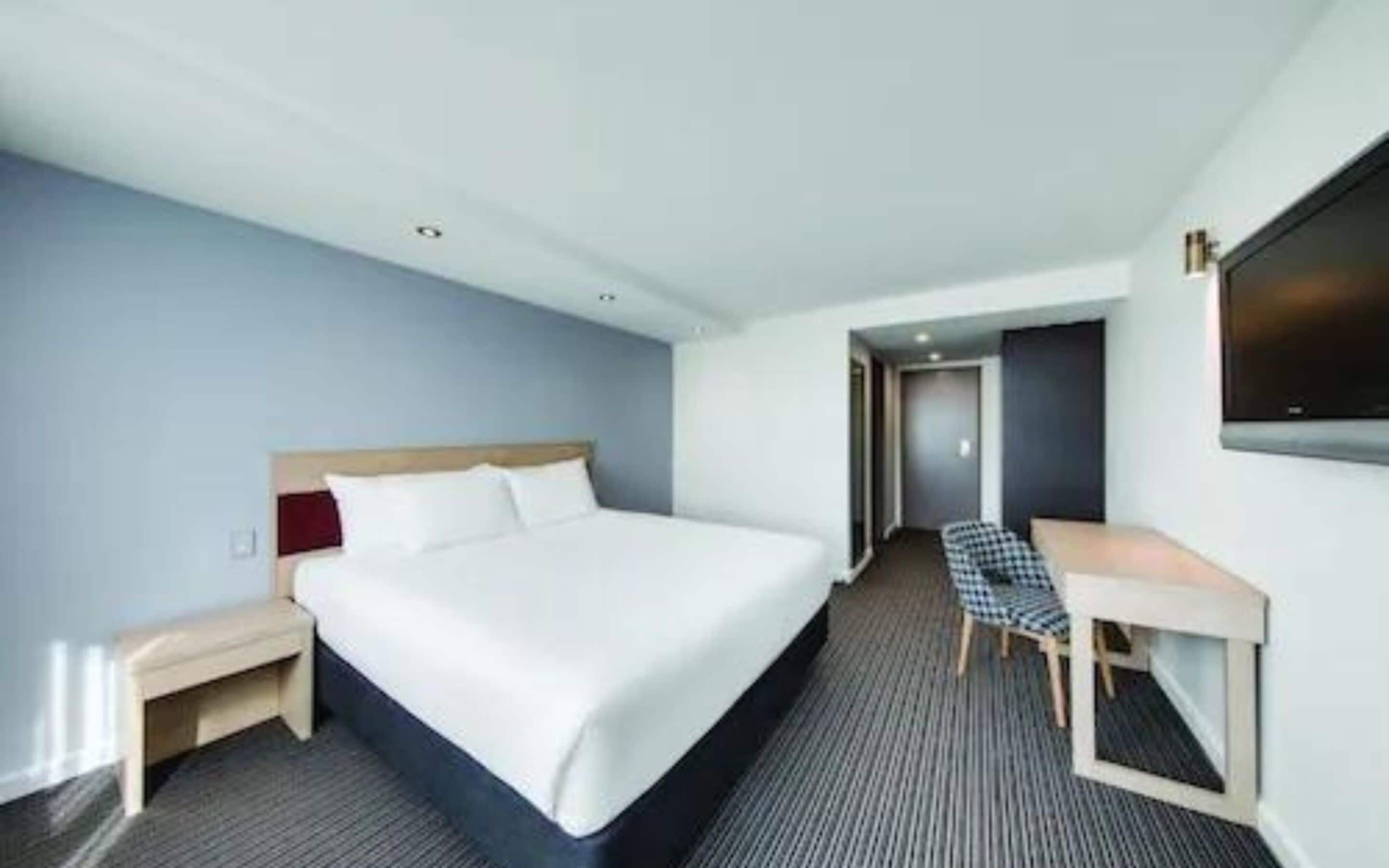 superior king | 1 bedroom, in-room safe, desk, laptop workspace