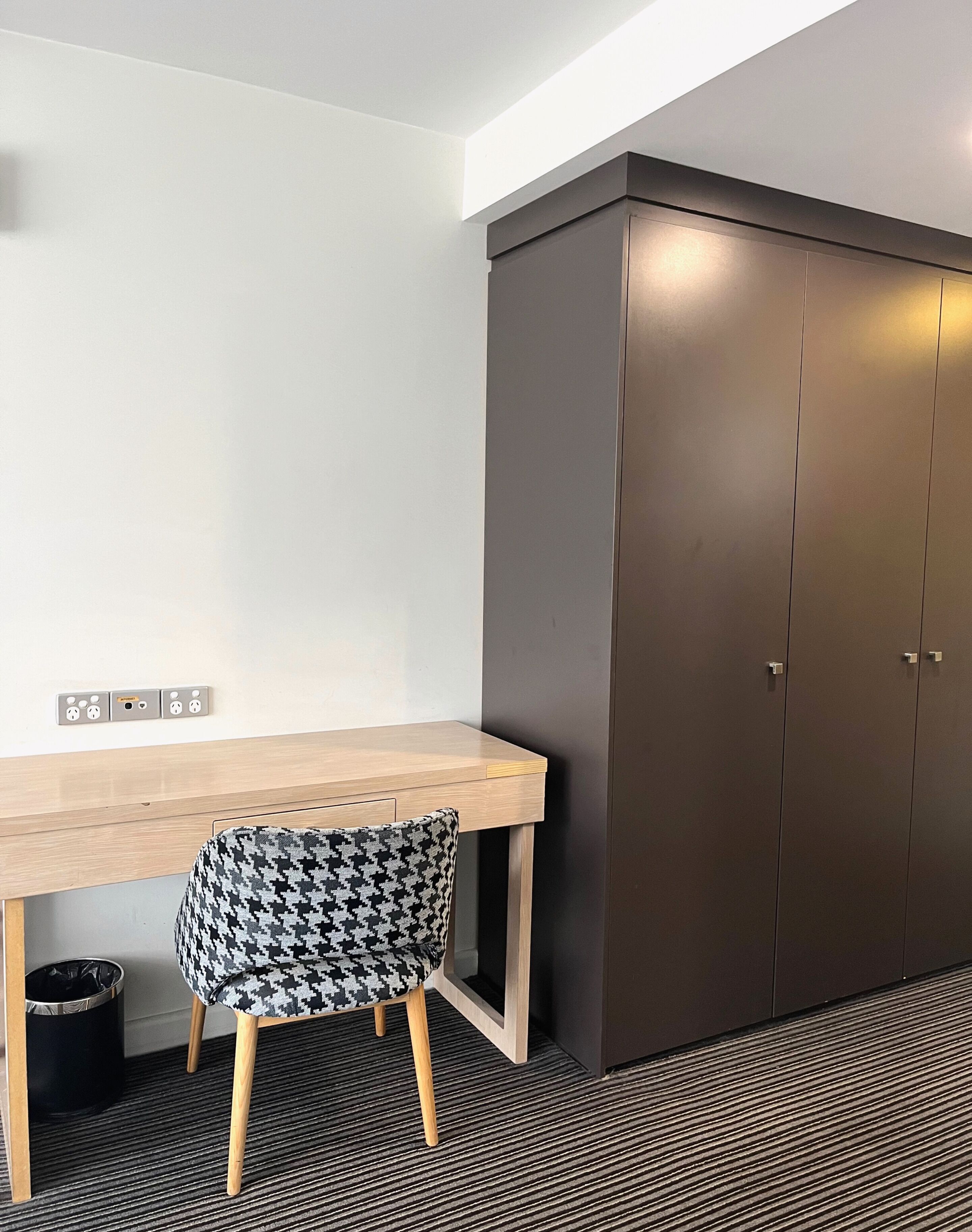 superior twin room | 1 bedroom, in-room safe, desk, laptop workspace