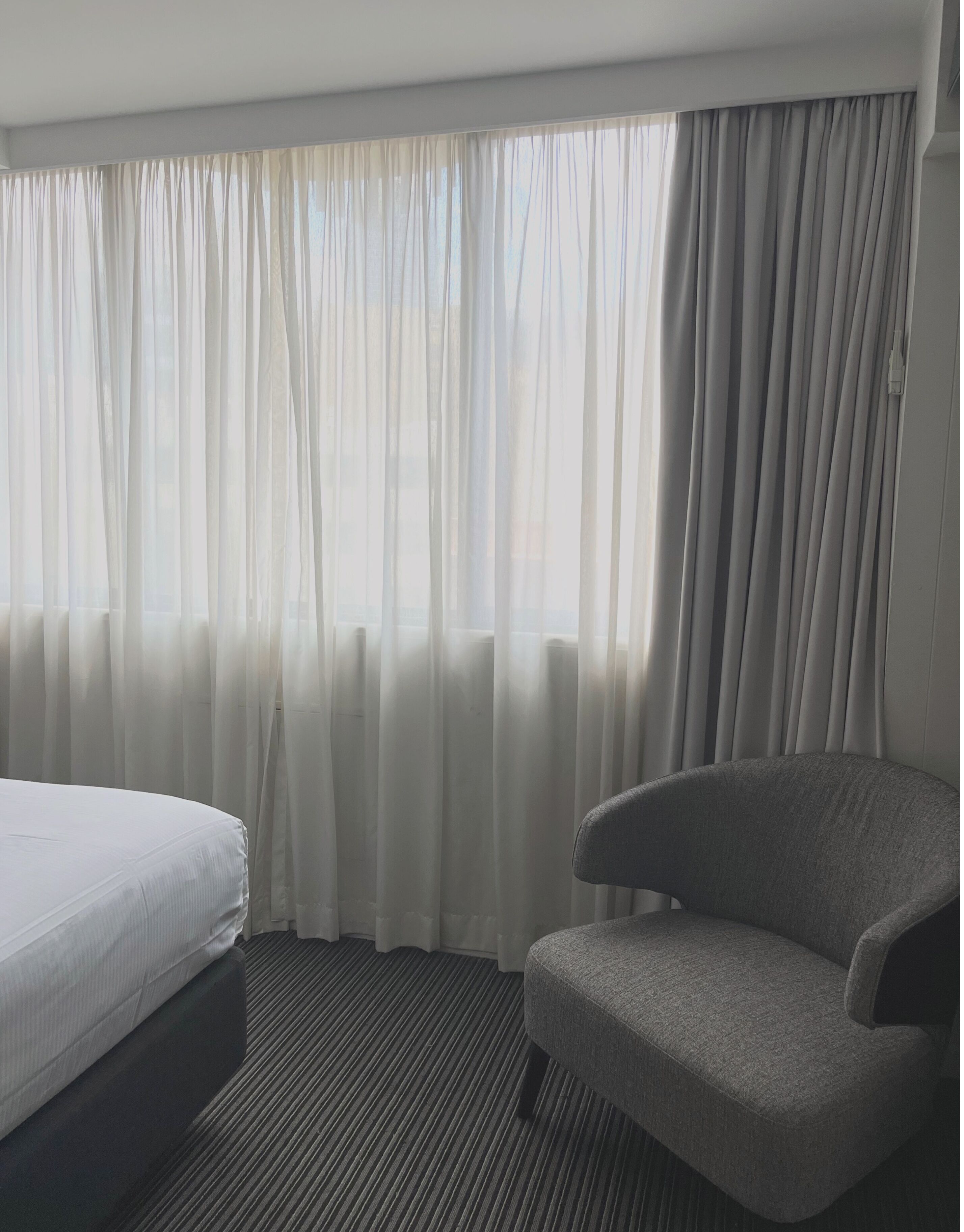 superior twin room | 1 bedroom, in-room safe, desk, laptop workspace