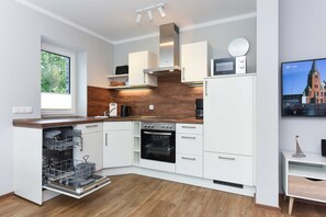 Køleskab, mikrobølgeovn, ovn