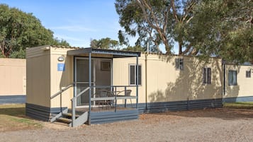 Economy 1 Bedroom Cabin - Pet Friendly | 1 bedroom, laptop workspace, free WiFi, bed sheets