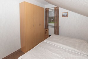 1 bedroom, WiFi, bed sheets