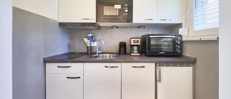 Kühlschrank, Mikrowelle, Geschirrspüler