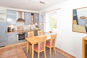 Fridge, oven, dishwasher, coffee/tea maker - Lesmona, Fewo 5 - Lesmona Duhnen Fewo 5 (Cuxhaven)