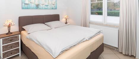 2 bedrooms, WiFi, bed sheets