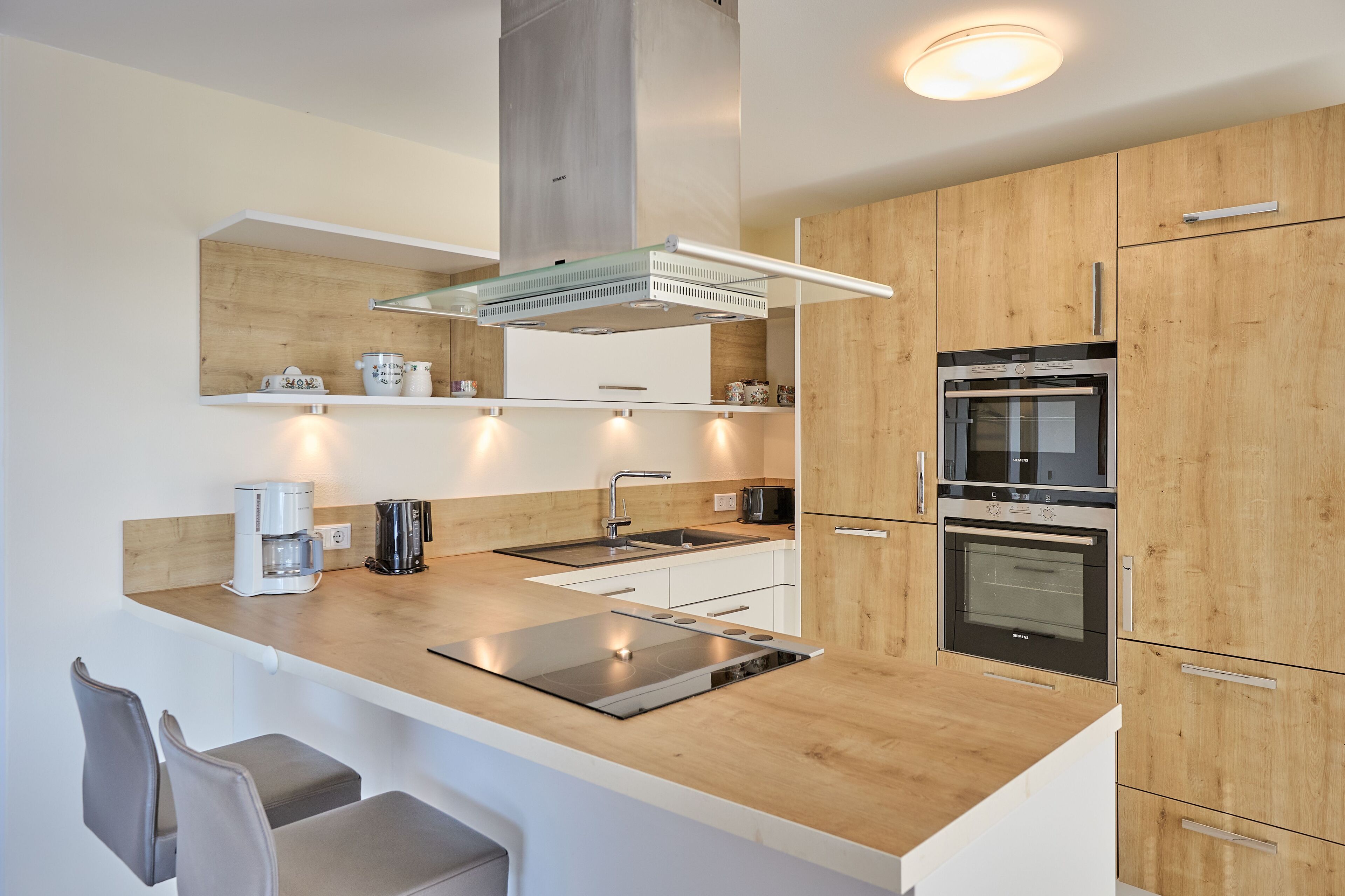 Kühlschrank, Mikrowelle, Ofen, Geschirrspüler