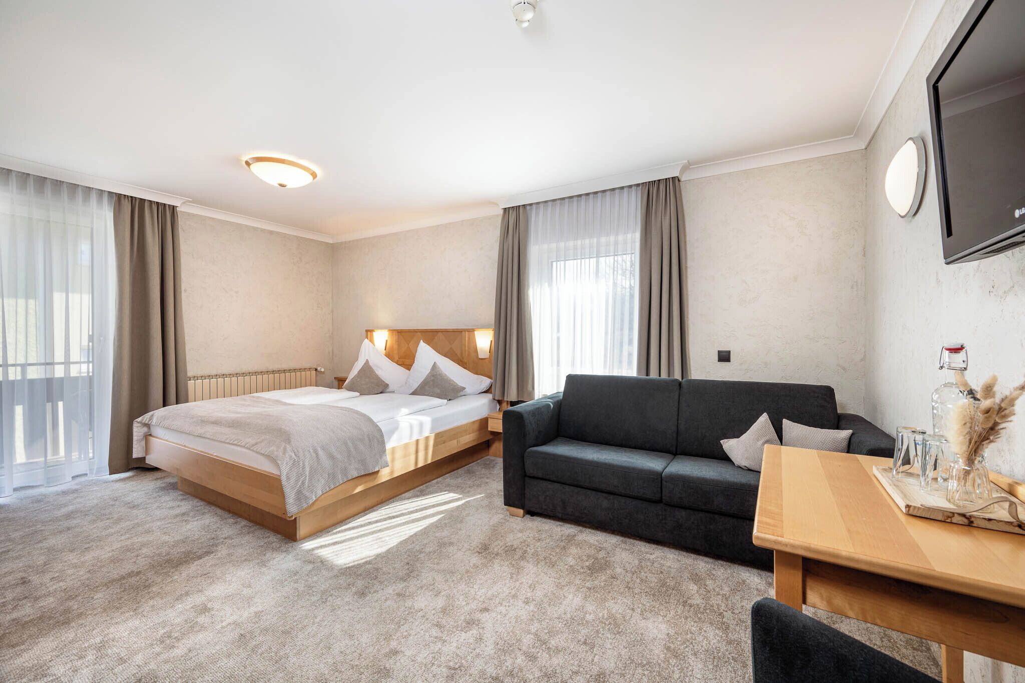 In-room safe, free WiFi, bed sheets