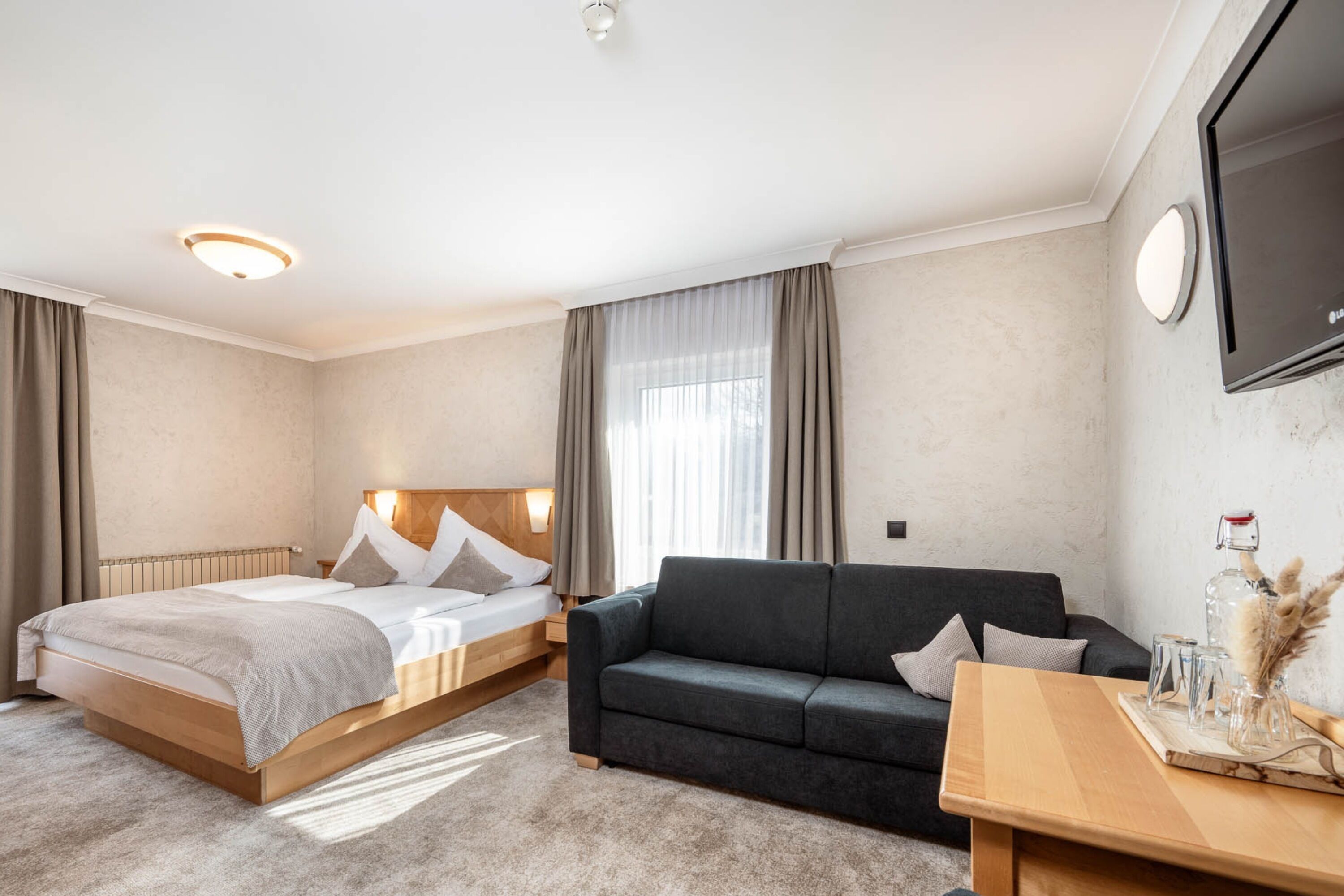 Classic Quadruple Room | In-room safe, free WiFi, bed sheets