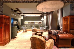 2 restaurants, breakfast, lunch served; local and international cuisine 