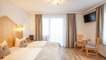 Doppelzimmer, Balkon | 1 Schlafzimmer, Zimmersafe, kostenloses WLAN, Bettwäsche