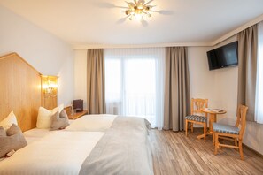 双人房, 阳台 | 1 多间卧室、客房内保险箱、免费 WiFi、床单