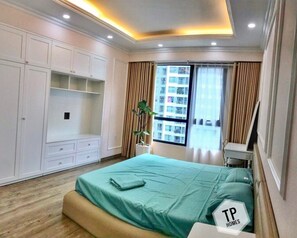 Appartement, 3 chambres | Ameublement personnalisé, bureau