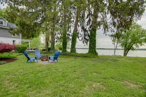 Terrace/patio - Waterfront Home w/ Hot Tub in Wrightsville! (Wrightsville)