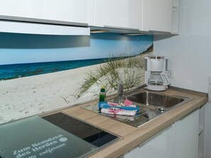 Kühlschrank, Mikrowelle, Ofen, Geschirrspüler