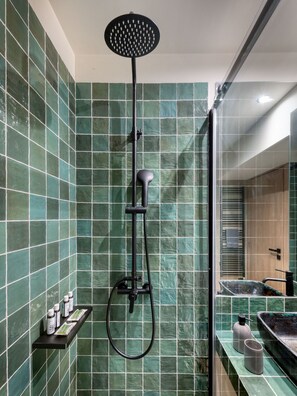 Exclusive-Suite | Dusche im Bad