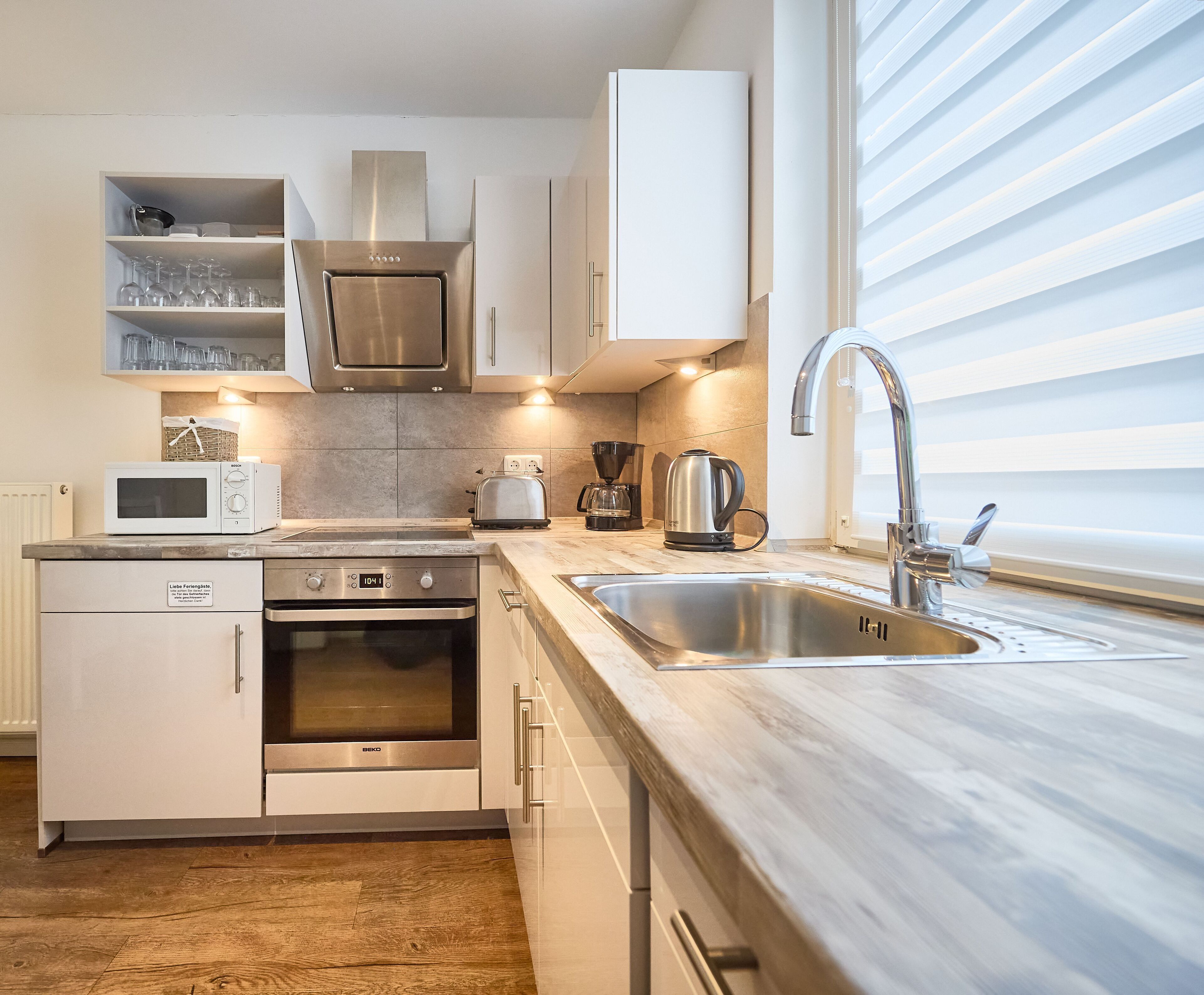 冰箱、微波炉、烤箱、洗碗机