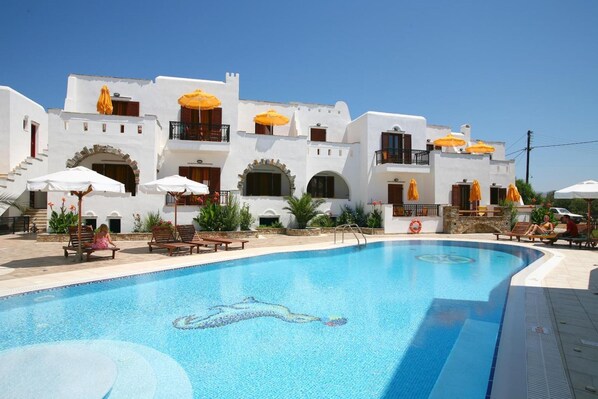 Seasonal outdoor pool - Summer Dream II (Naxos)