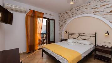 Apartamento luxo | Escrivaninha, quartos à prova de som, Wi-Fi de cortesia, roupa de cama