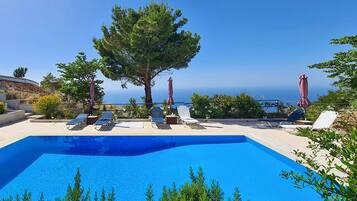 Piscina all'aperto