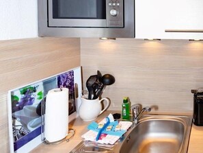 Fridge, microwave, dishwasher, coffee/tea maker