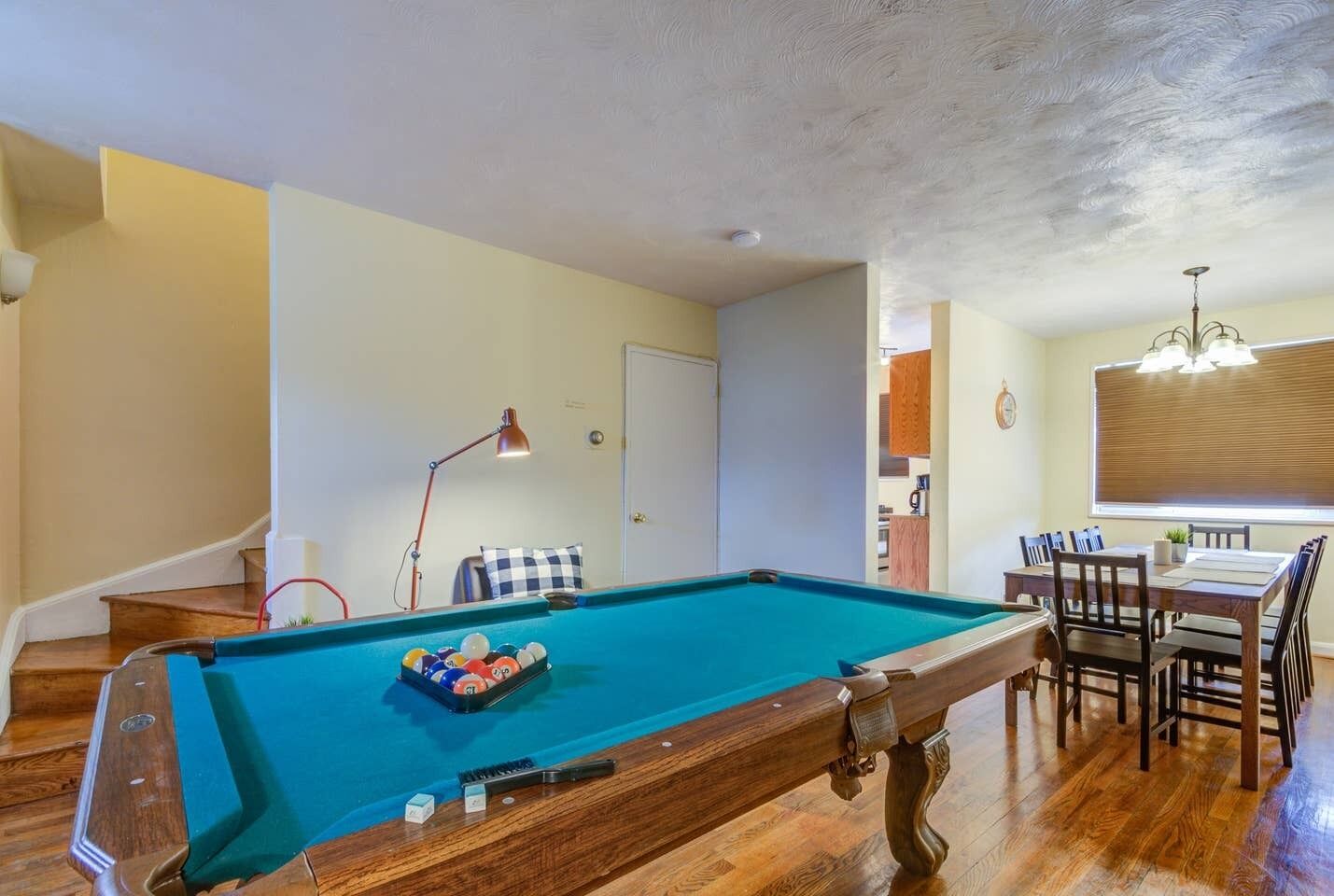 2 bedrooms, laptop workspace, iron/ironing board, free WiFi