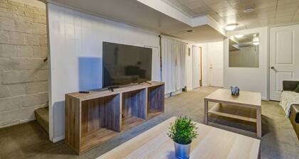 Modern Townhouse w/ Pool Table by Cozysuites
