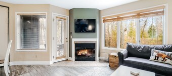 Mountain Condo with Dining and Activities - Walk to Lifts and Golf