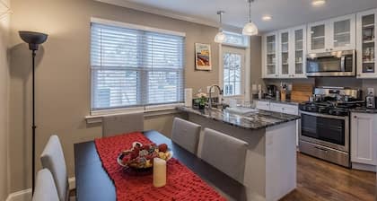 Beautiful 3br/2ba House with cozy backyard by CozySuites