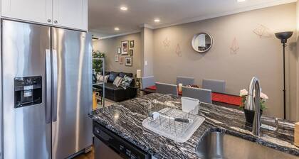 Beautiful 3br/2ba House with cozy backyard by CozySuites