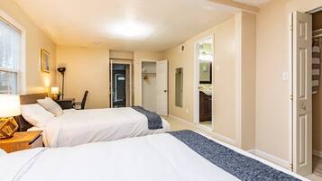 Rumah (3 Bedrooms) | 3 kamar tidur, ruang kerja ramah laptop, setrika/meja setrika, dan Wi-Fi