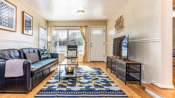 TV, Netflix, Hulu, streaming services