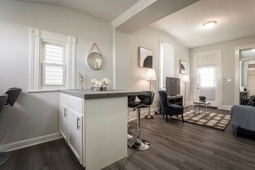 Louisville Dream House 4BR/2BA  by CozySuites