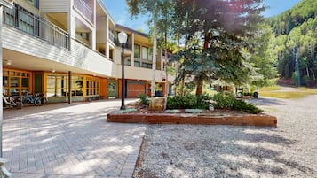 Enceinte de lâhĂ©bergement